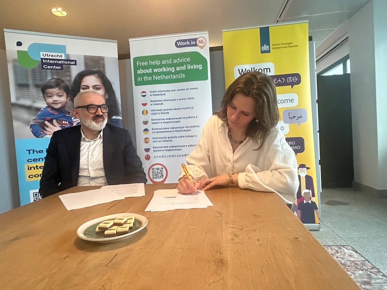 Ondertekening van de overeenkomst