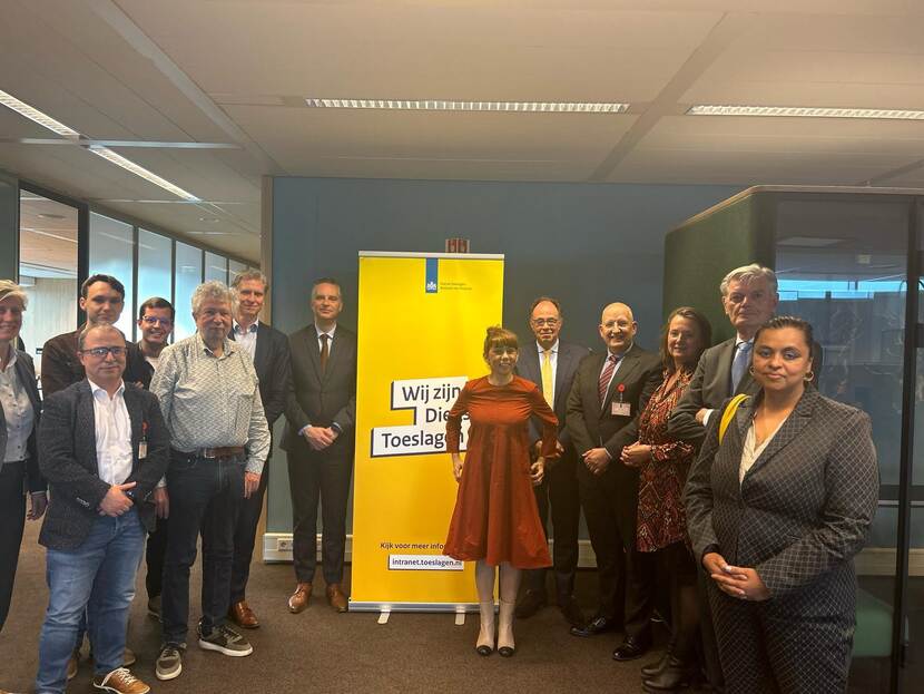 Bezoek van Eerste Kamerleden aan Dienst Toeslagen op 24 maart 2025